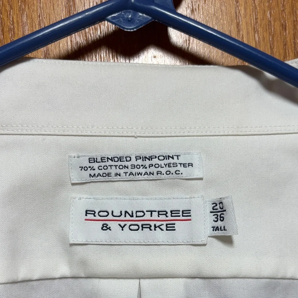 Roundtree & Yorke White Dress Shirt - Picture 2 of 8